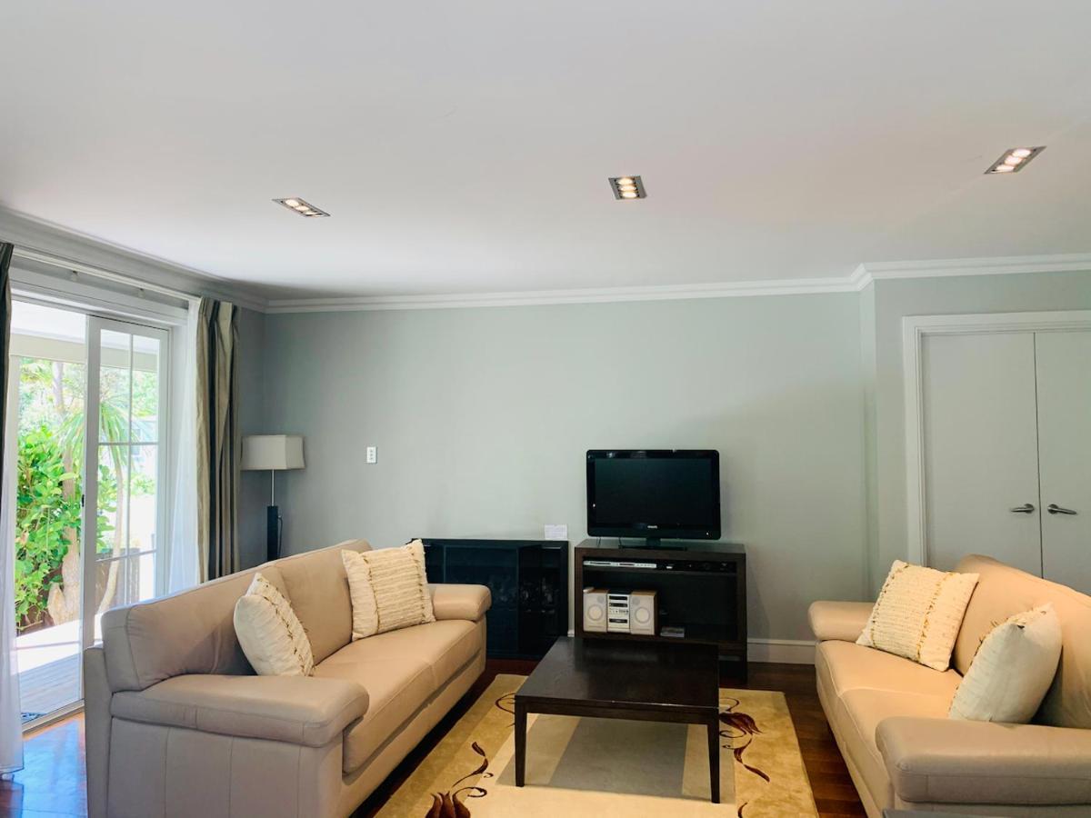 Tinkerbell Cottage 2-4 Bedroom- Russell Cottages Collection Экстерьер фото